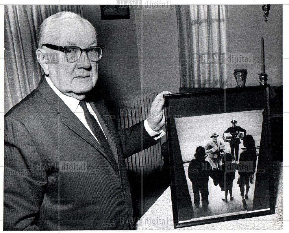 1969 Press Photo Judge Scallen - Historic Images