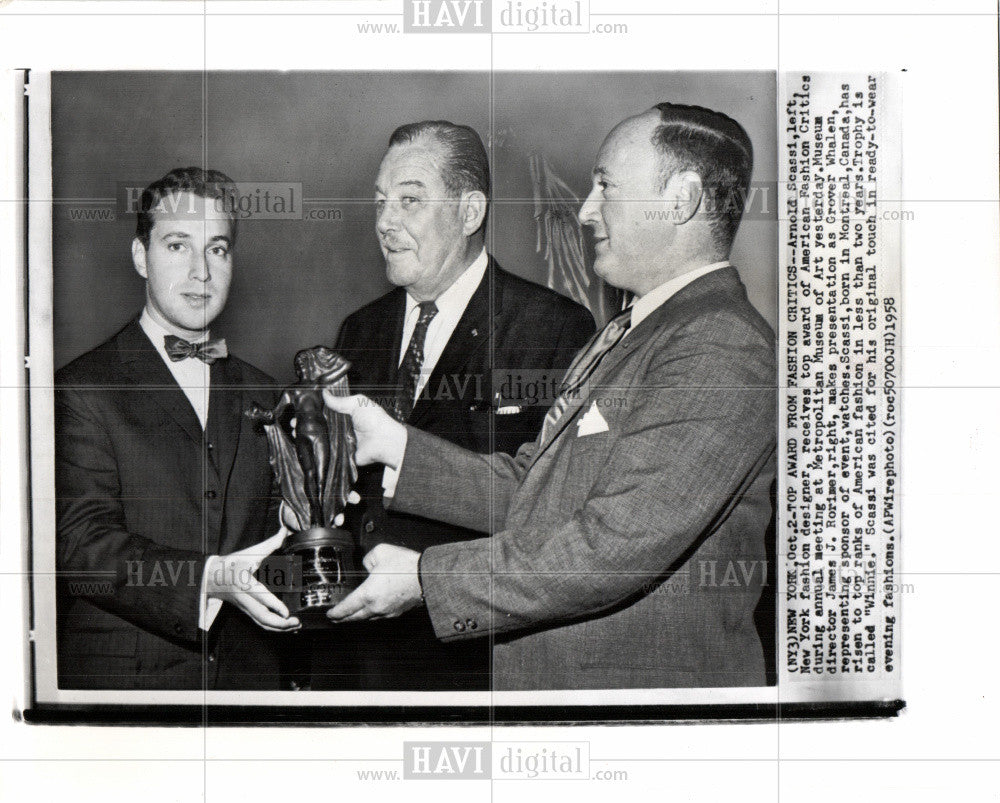 1958 Press Photo Arnold Scassi, fashion designer - Historic Images