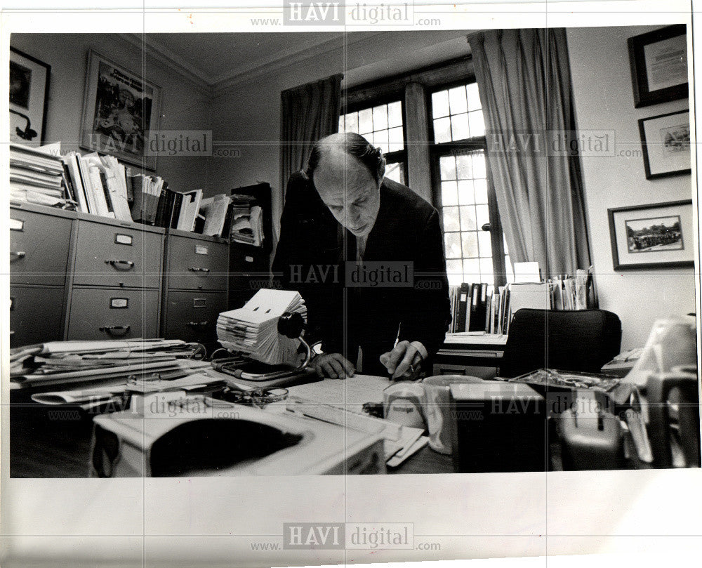 1988 Press Photo Sax makes Upcoming Class - Historic Images