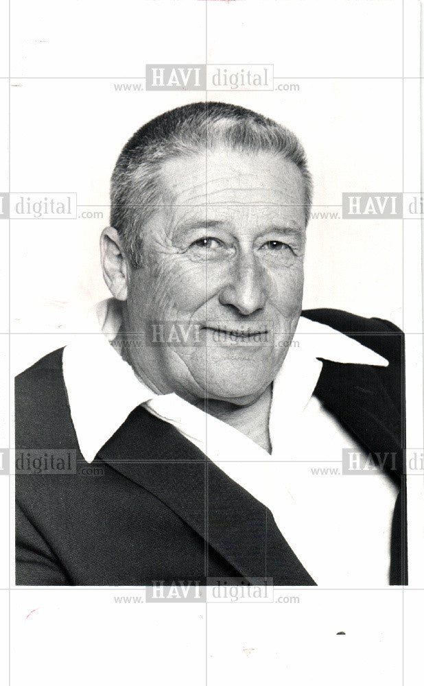 1985 Press Photo Mickey Spillane comedy 1985 - Historic Images