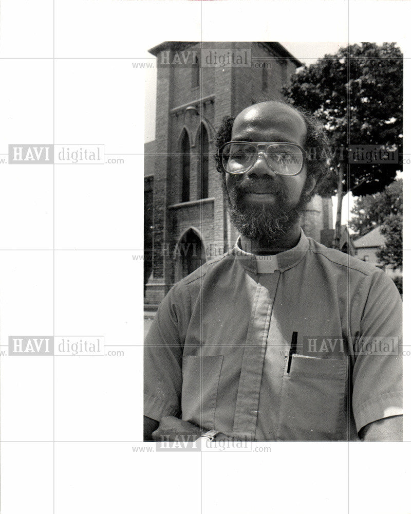 1983 Press Photo Rev.P.Roneld Spann  protests - Historic Images