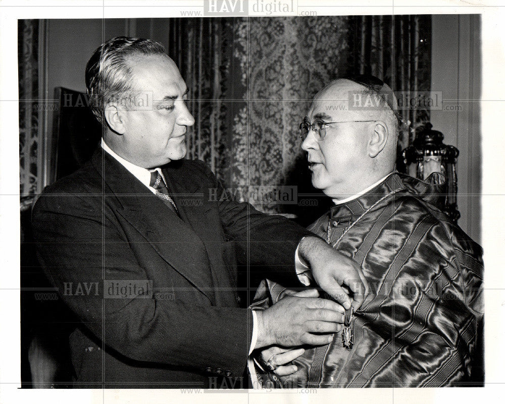 1951 Press Photo pna medal - Historic Images