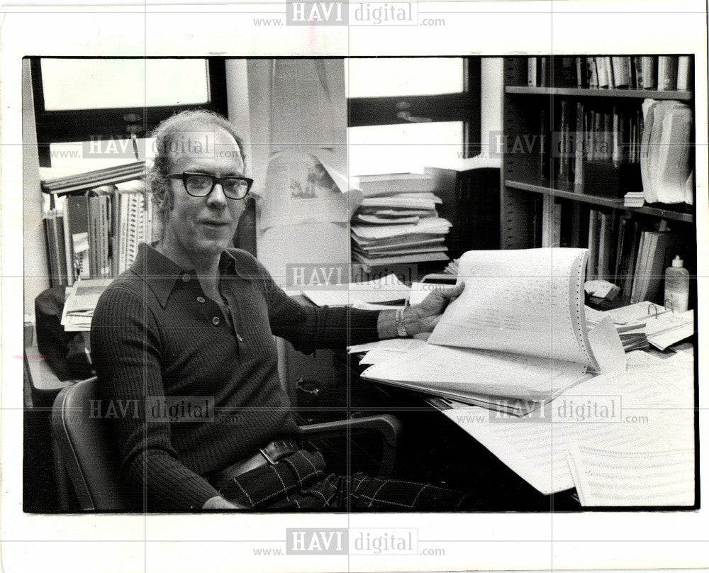1977 Press Photo Dr. Harold Spaeth Michigan - Historic Images