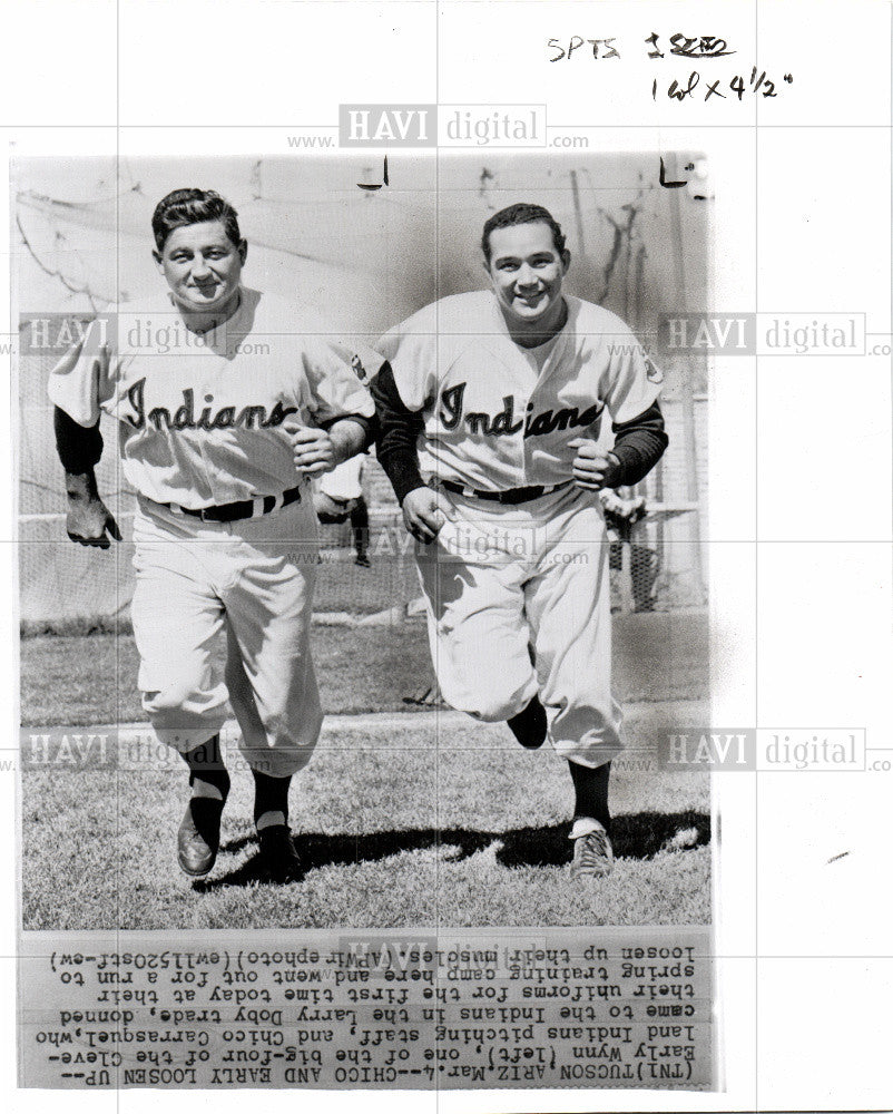 1956 Press Photo Early Wynn Chico Carrasquel Baseball - Historic Images