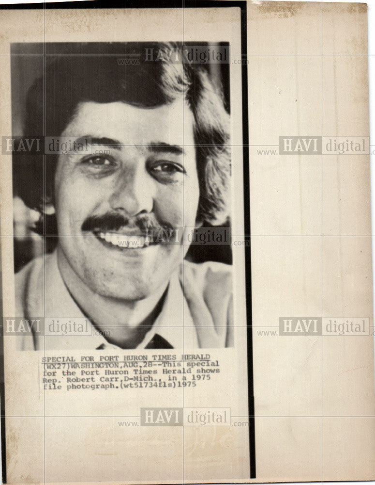 1975 Press Photo Rep. Robert Carr - Historic Images