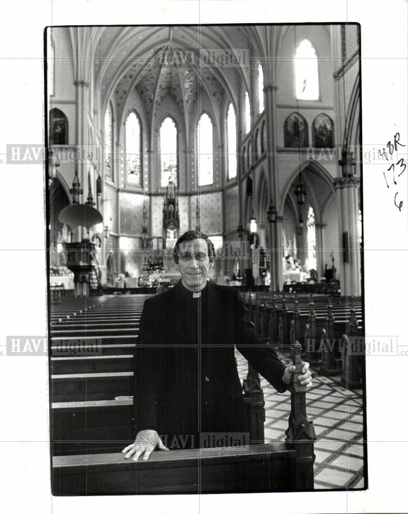 1986 Press Photo American priest - Historic Images