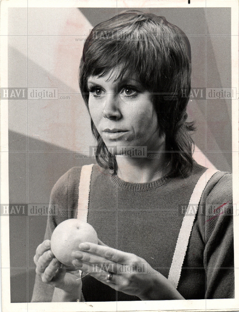 1977 Press Photo Judy Carne actress - Historic Images