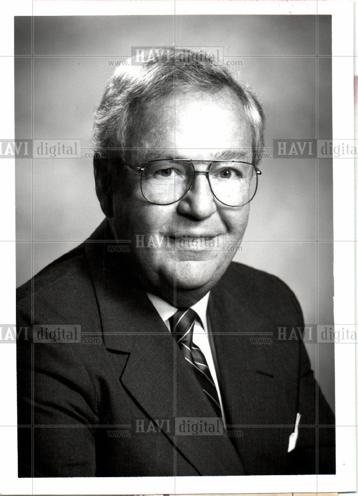 1991 Press Photo Robert Carlson Chairman - Historic Images