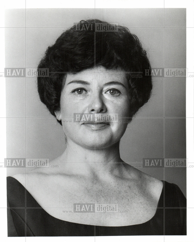 1977 Press Photo Claudine Carlson - Historic Images