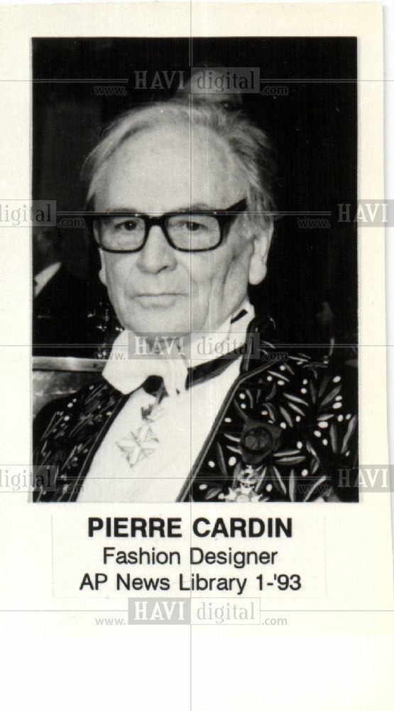 1993 Press Photo Pierre Cardin Fashion Designer - Historic Images