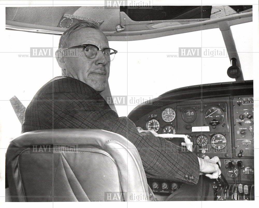 1962 Press Photo Allen Carr - Historic Images