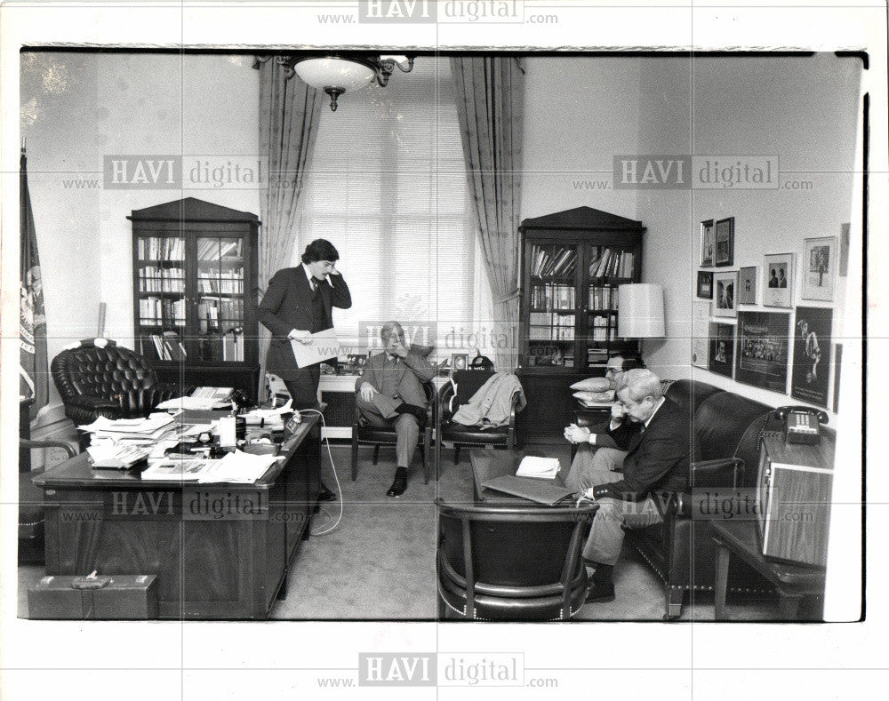 1980 Press Photo Civil Aeronautics board Robert Carr - Historic Images