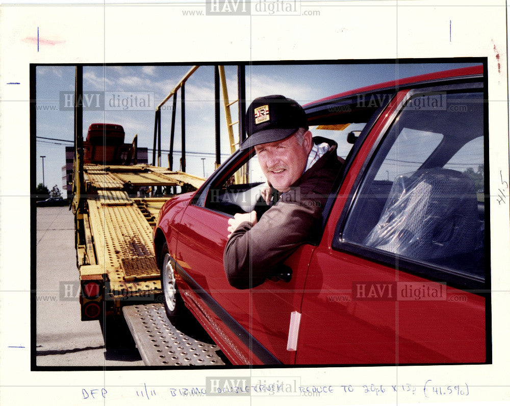 1991 Press Photo Jim Carothers car hauler - Historic Images