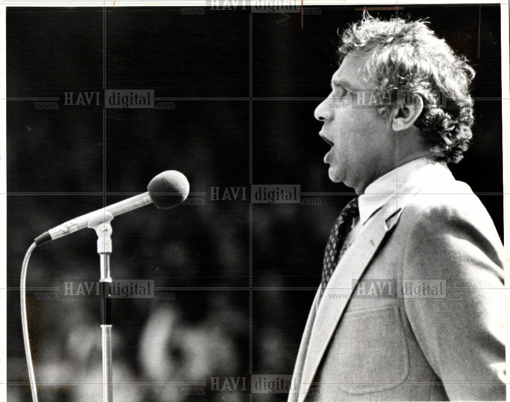 1984 Press Photo Dominick Carnovale Singer - Historic Images