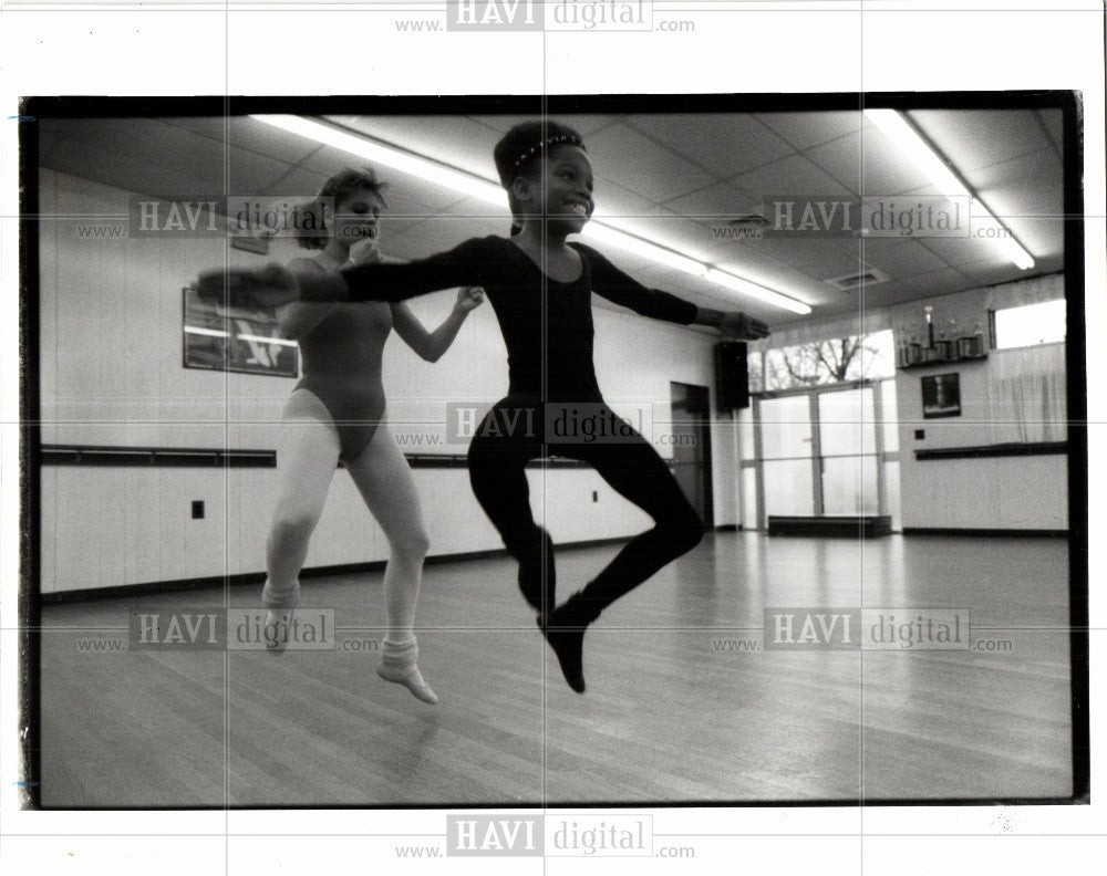 1991 Press Photo Mary Beth Pries Dancer - Historic Images