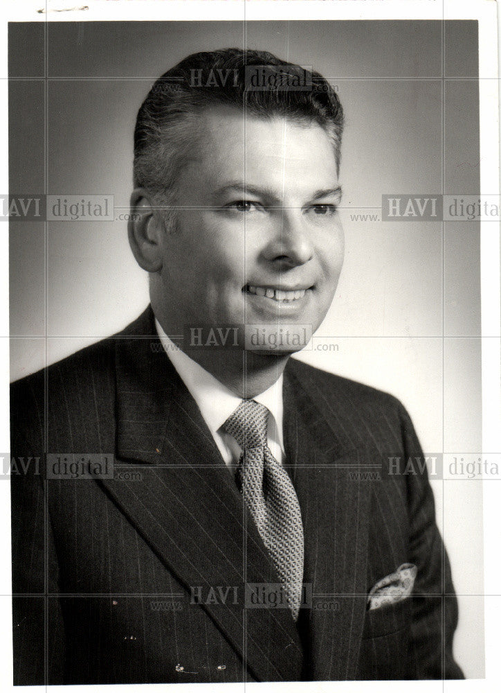 1973 Press Photo Joseph Williams Manufacturers Bank - Historic Images