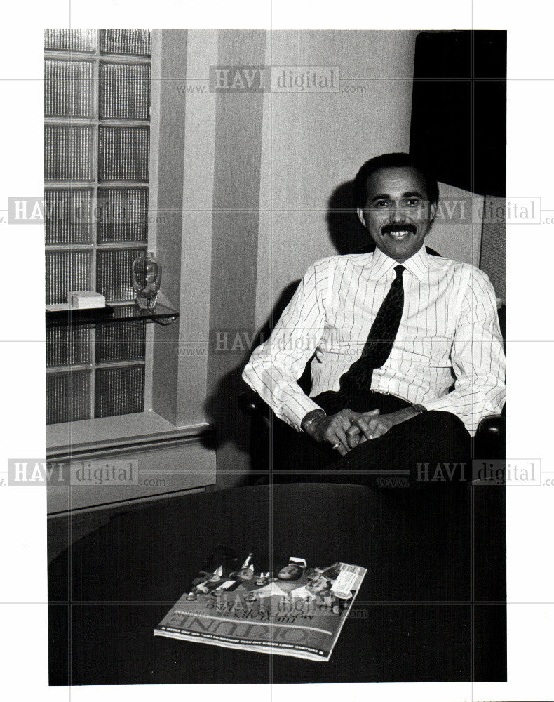 1989 Press Photo S.Kay Young - Historic Images