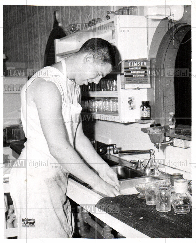 1957 Press Photo GARY WILLIAMS - Historic Images