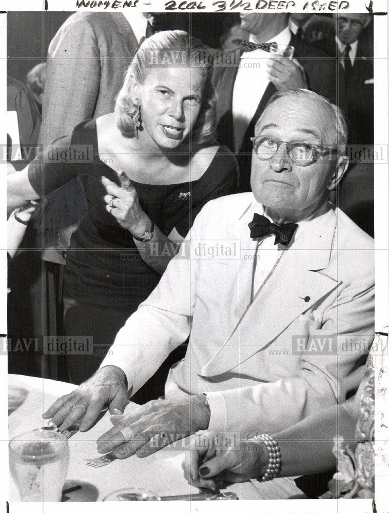 1956 Press Photo Nancy Williams Harry Truman Chicago - Historic Images