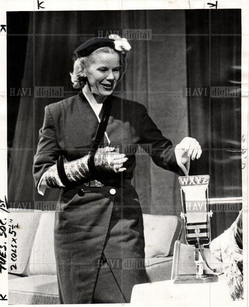 1954 Press Photo American television writer. - Historic Images