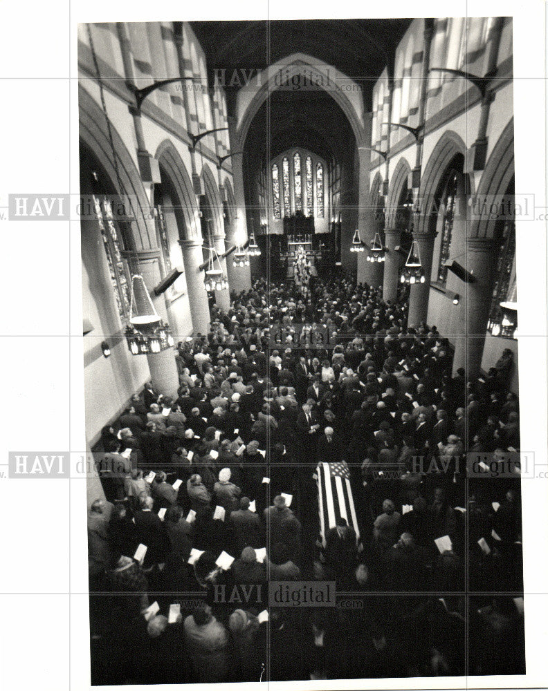 1989 Press Photo G Mennen Soapy Williams Funeral Church - Historic Images