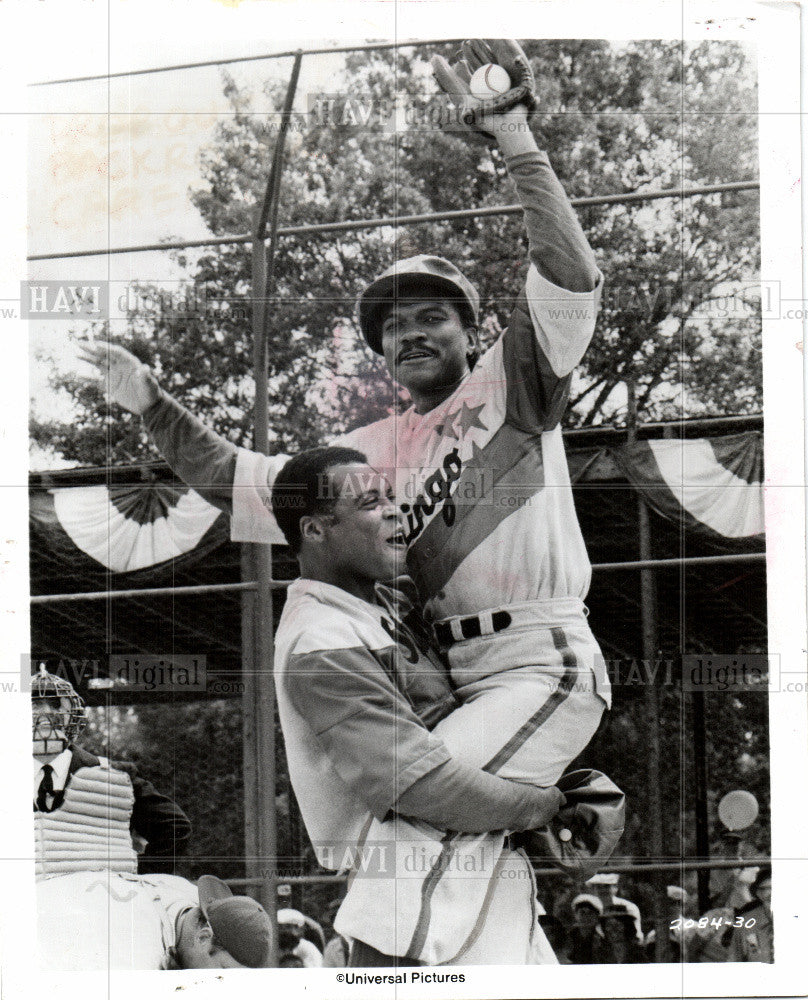 1976 Press Photo ames earl Jones All Stars baseball - Historic Images