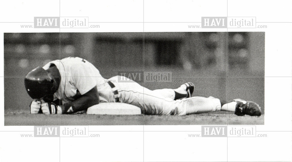 Press Photo Kenneth Williams outfielder Baseball - Historic Images