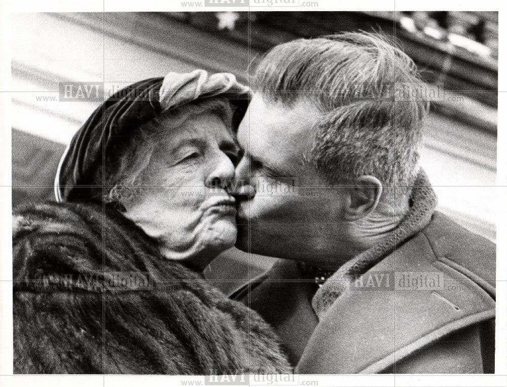 1957 Press Photo Mrs. Elma C. William - Historic Images