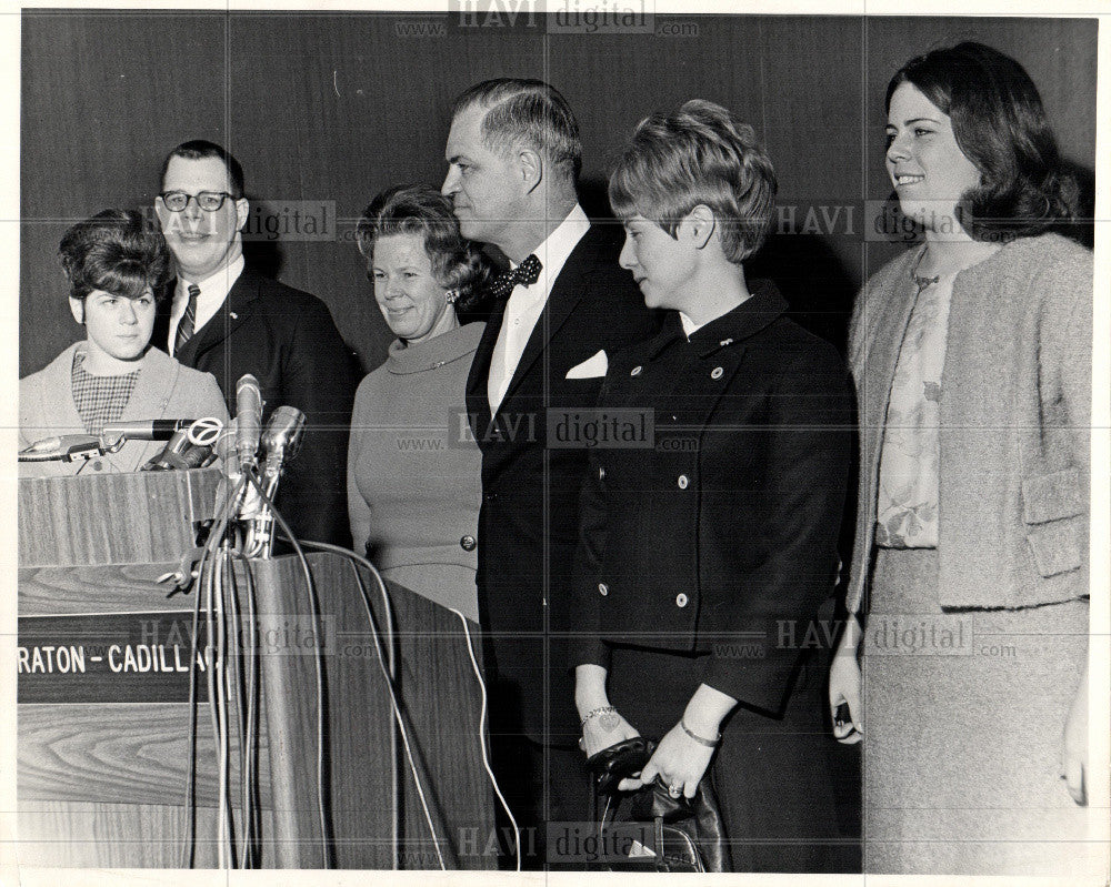 1966 Press Photo Lou Williams - Historic Images