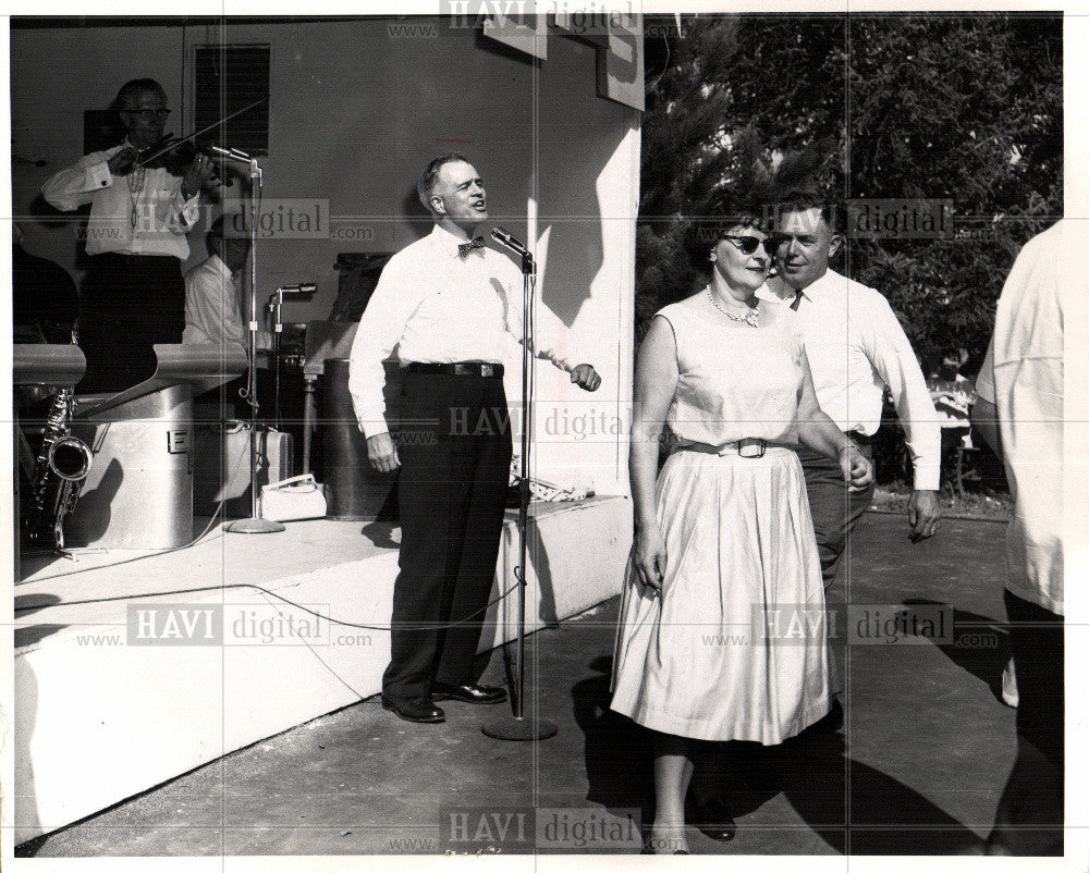 1965 Press Photo politician - Historic Images