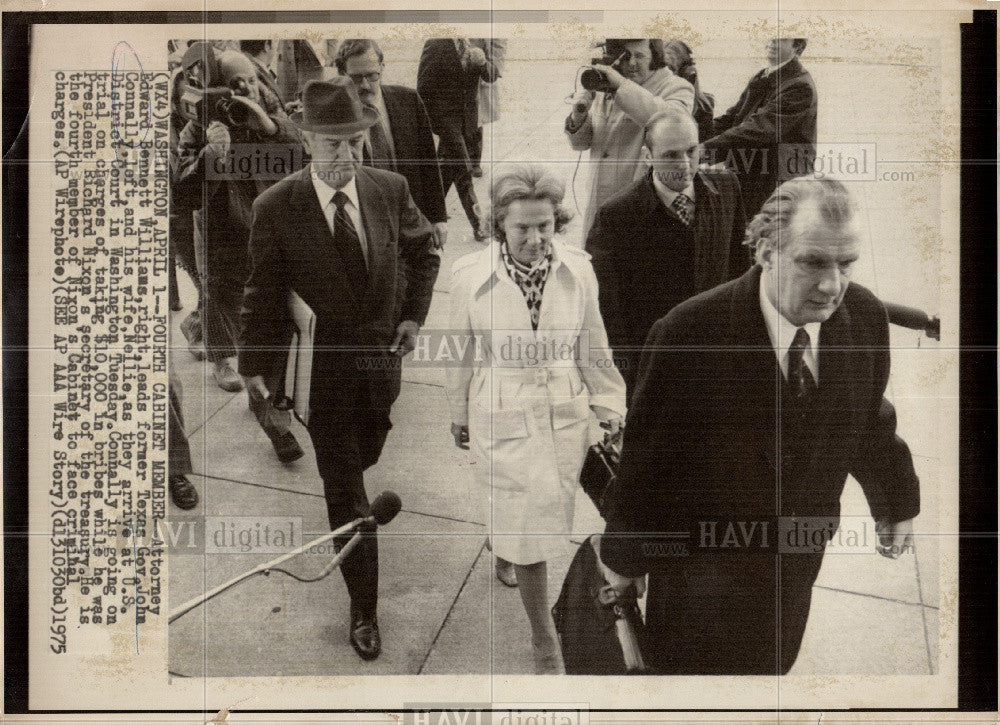 1975 Press Photo Gov. John Connally arrives at court - Historic Images