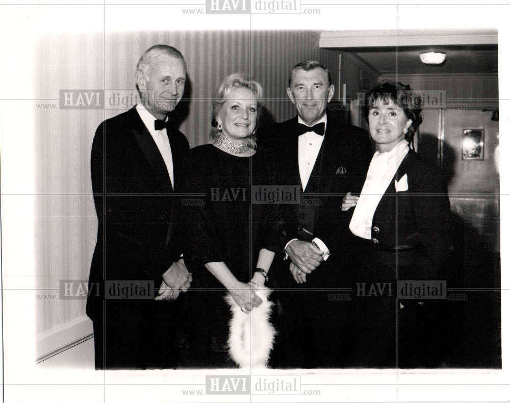 1989 Press Photo Budd Corp Party David Williams Pres - Historic Images