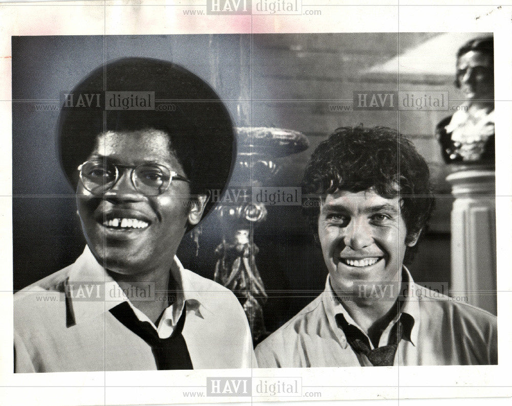 1971 Press Photo Clarence Williams Michael Cole Squad - Historic Images