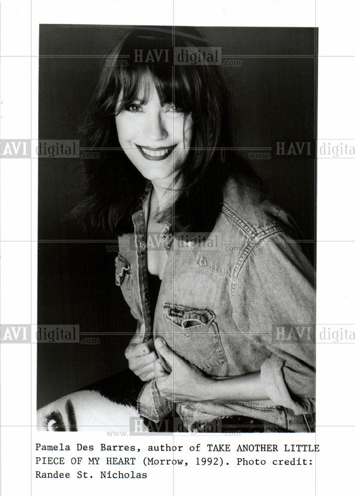 1992 Press Photo Pamela Des Barres poses in jean jacket - Historic Images