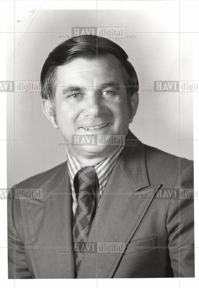 1981 Press Photo James De Sana Senator - Historic Images