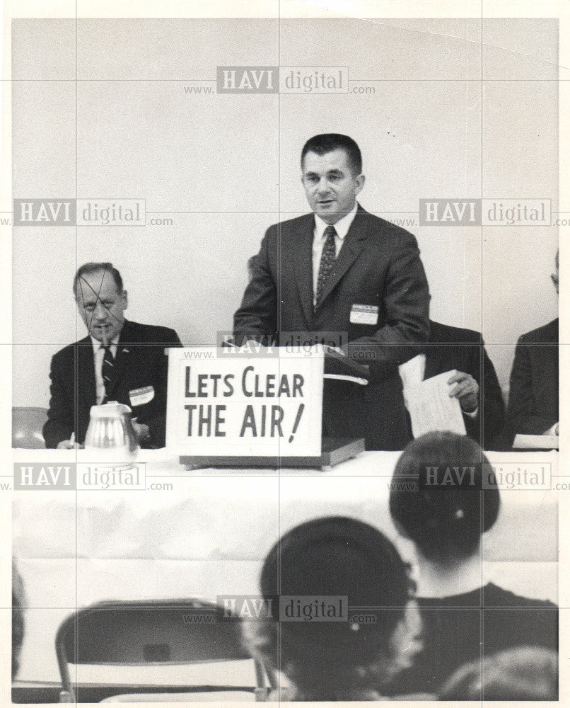 1956 Press Photo James de sana lets clear the AIR - Historic Images