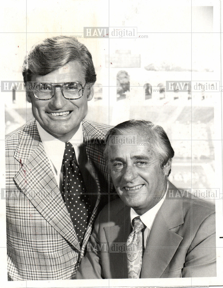 1974 Press Photo Al DeRogatis, TV Analyst - Historic Images