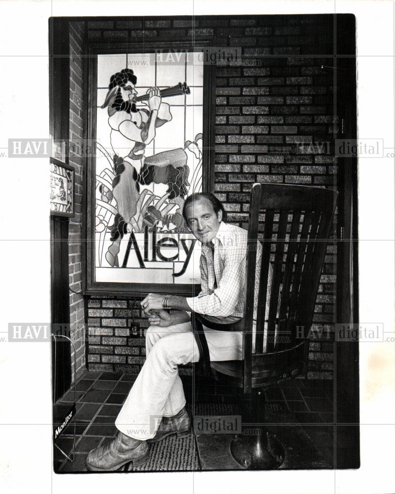 1977 Press Photo Bill Demorest Piper&#39;s Alleys - Historic Images