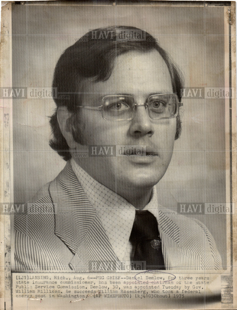 1975 Press Photo Daniel Demlow Public Service chairman - Historic Images