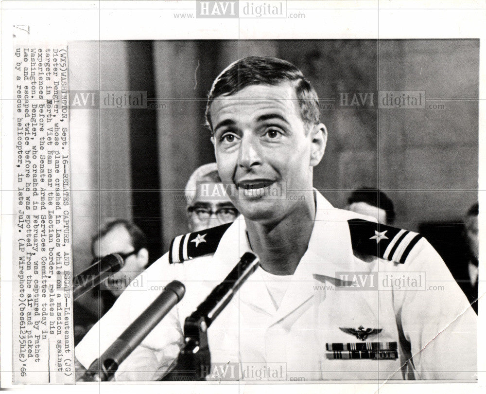 1966 Press Photo Lieutenant (JG) Dieter Dengler Pilote - Historic Images