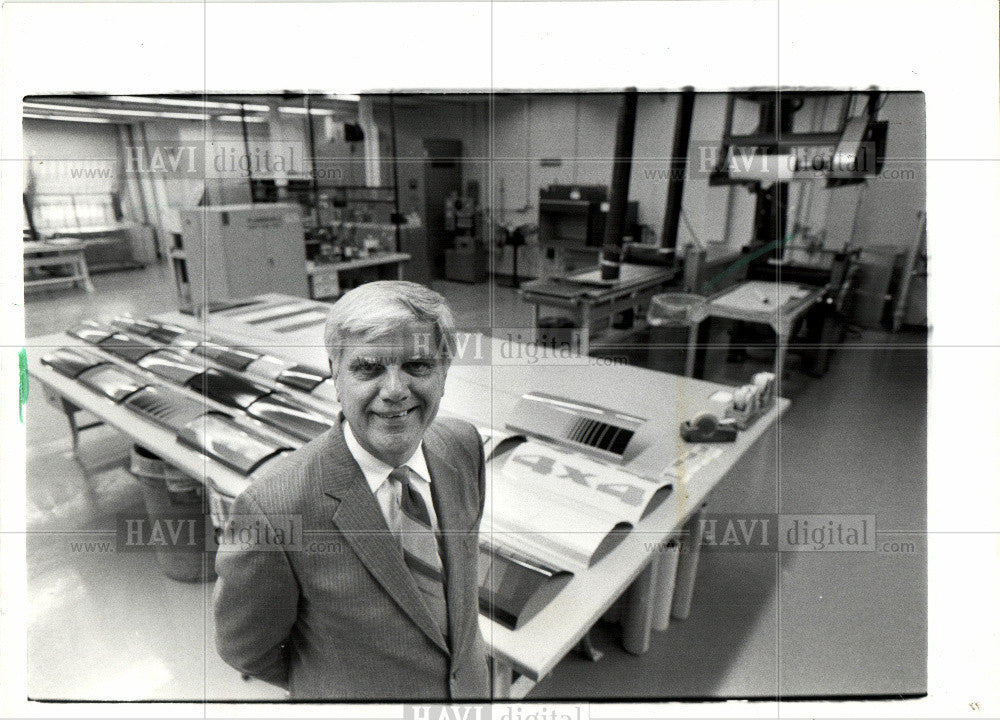 1985 Press Photo Arthur de St. Aubun 3M - Historic Images