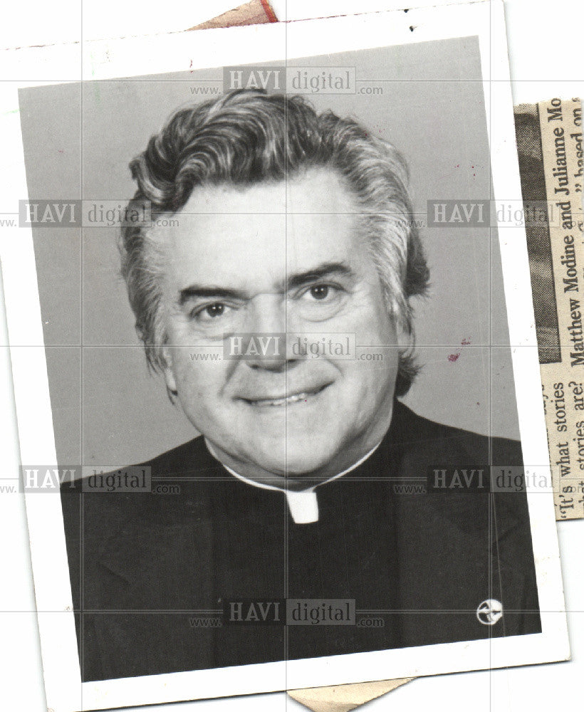 1993 Press Photo Father William Cunningham Focus HOPE - Historic Images