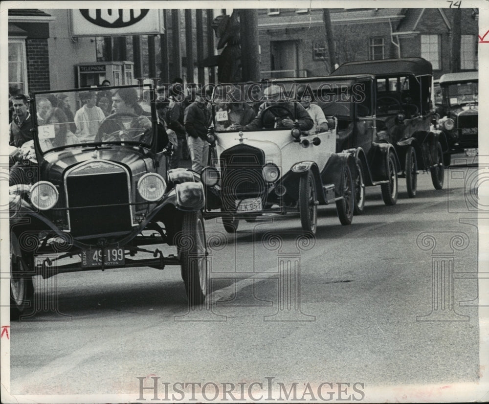 1973 Press Photo Model T Fords Reliability Run, Alki Point, Seattle, Washington - Historic Images