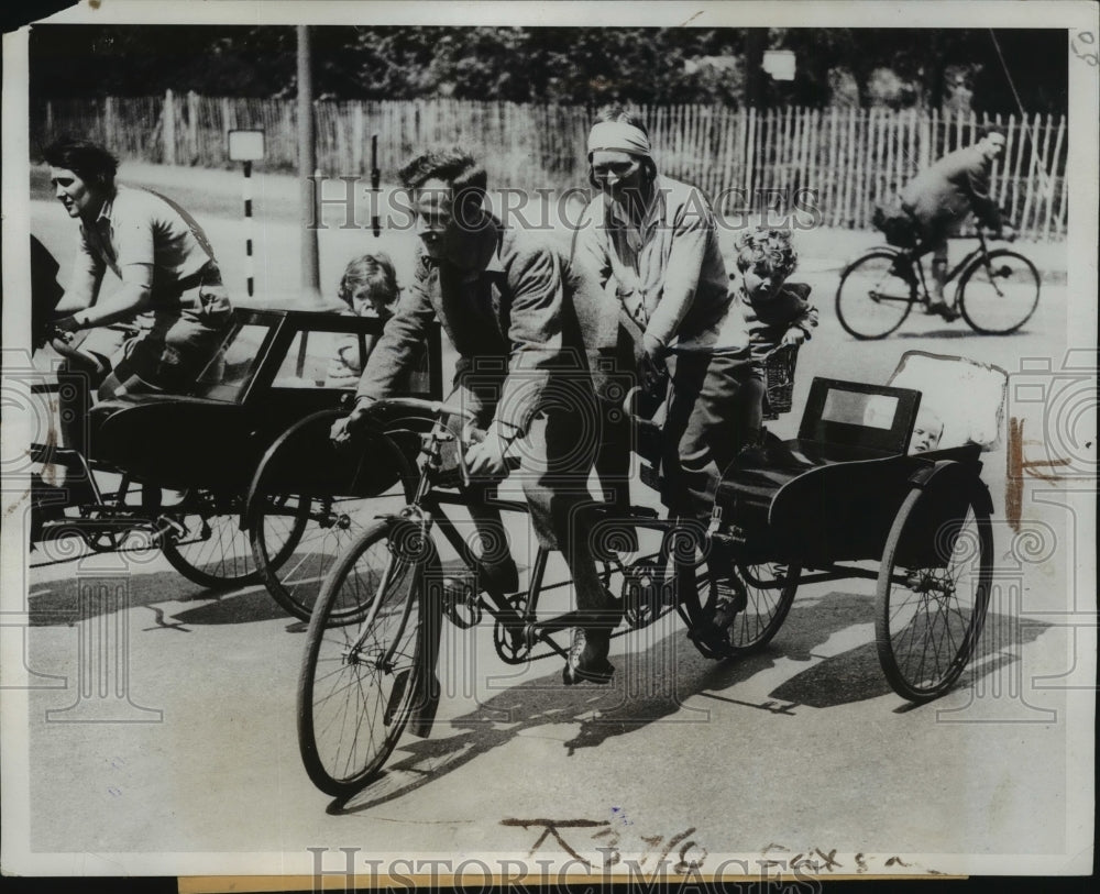 1934 Press Photo Chobham, Surrey, England Cyclists w/ Side Cars - ftx01369 - Historic Images