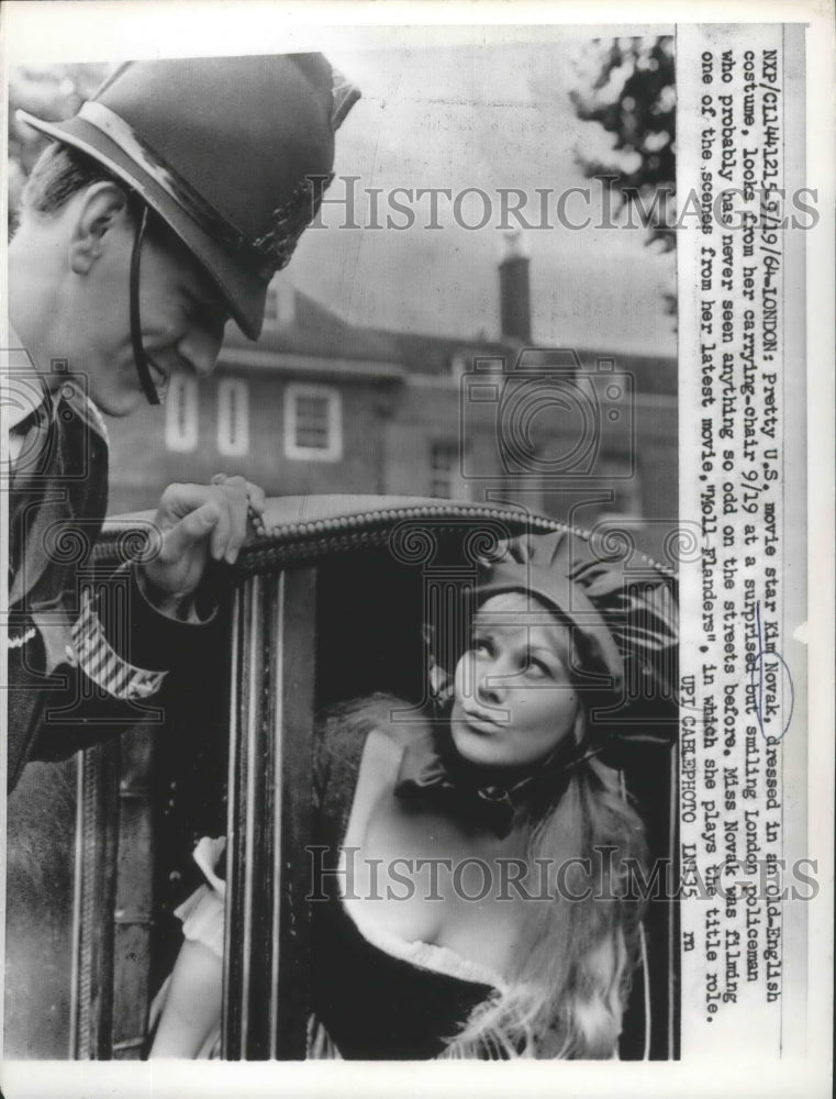 1964 Press Photo Actress Kim Novak in Costume in London for &quot;Moll Flanders&quot; - Historic Images