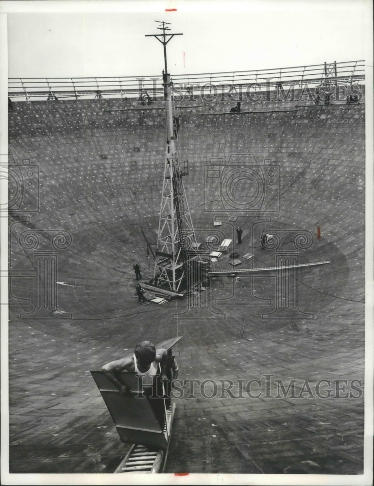 1957 Press Photo Giant Telescope Reflector Bowl - Historic Images