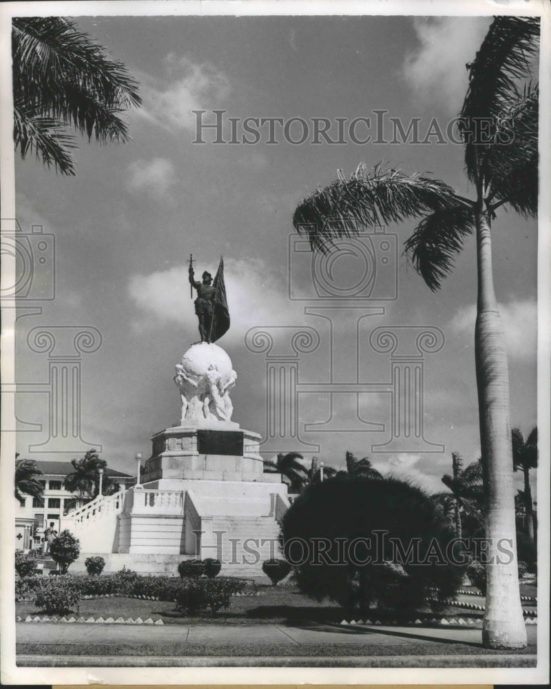 1956 Press Photo Spanish Explorer Vasco de Balboa Statue, Panama City - Historic Images