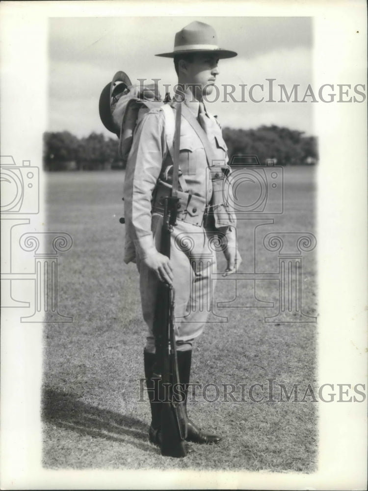 1942 Press Photo Cuban Infantryman Uniform - Historic Images