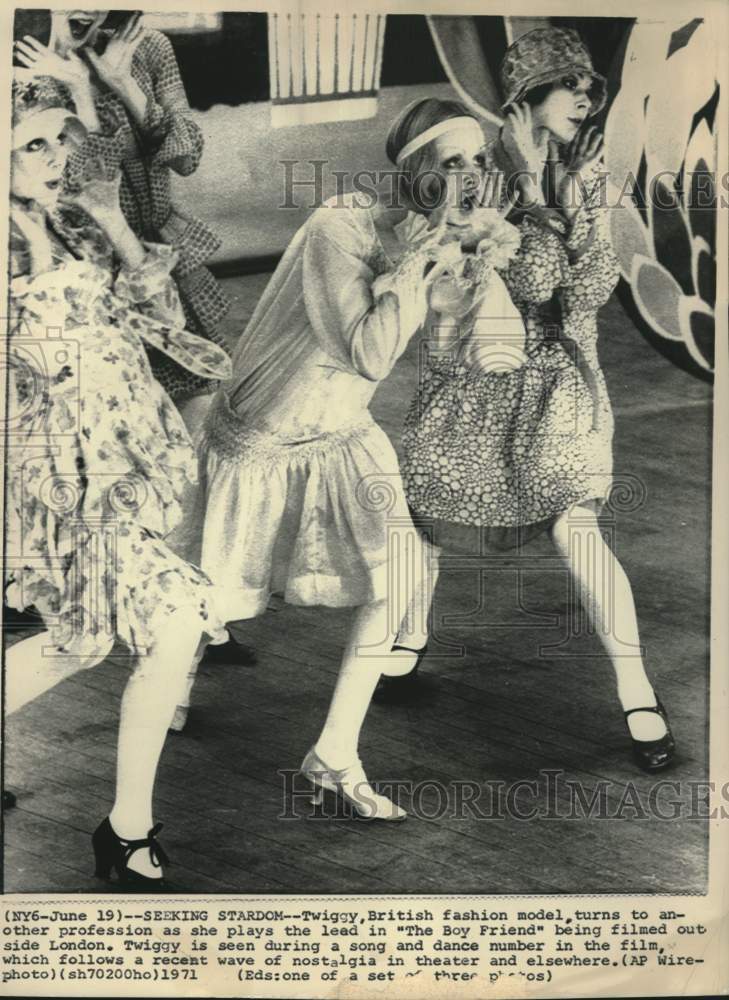 1971 Press Photo British Model Twiggy plays lead in &quot;The Boy Friend&quot; - Historic Images