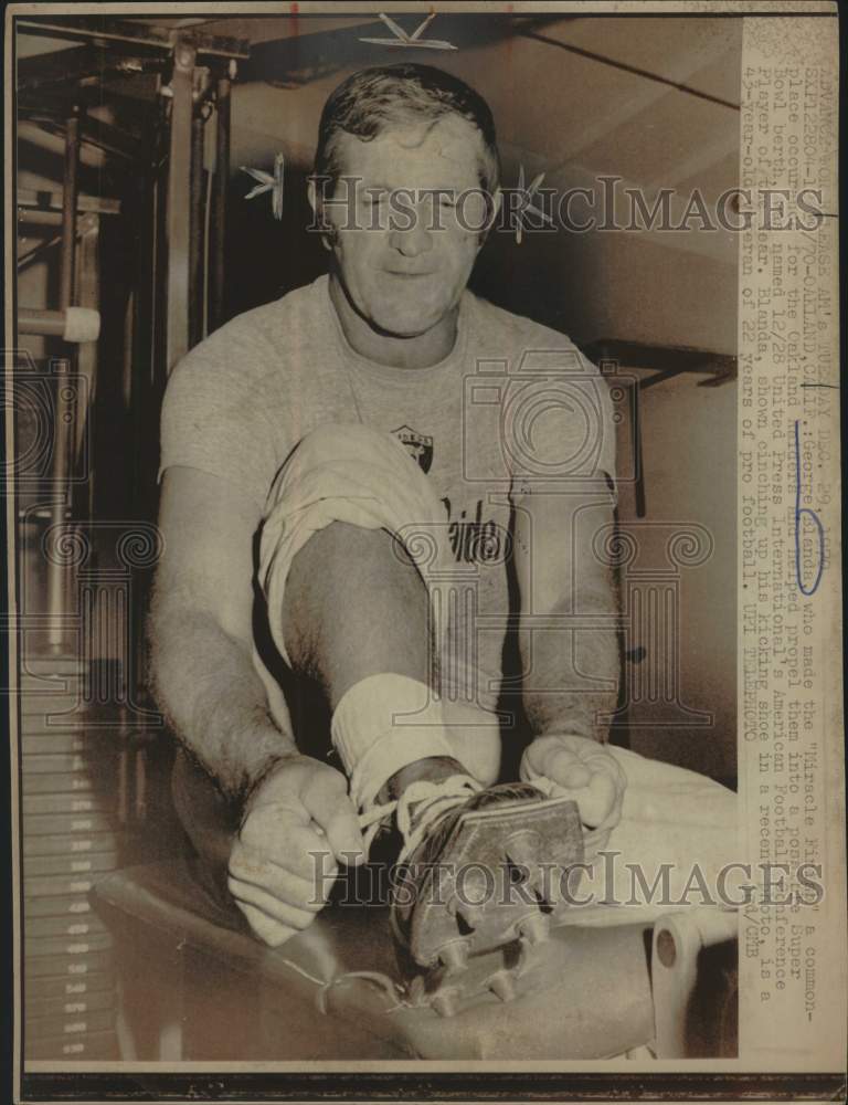 1970 California-George Blanda chosen Football player of the year - Historic Images